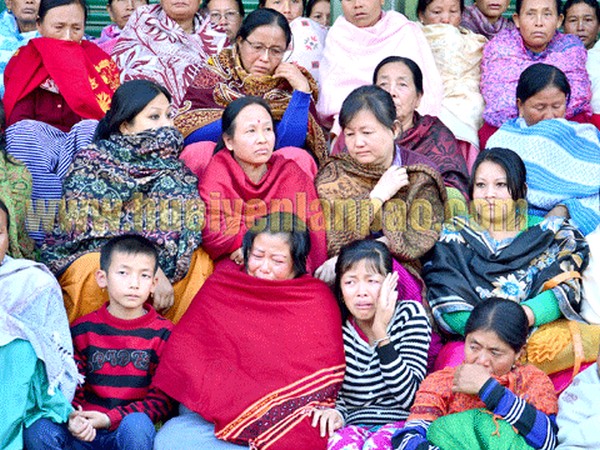 sit-in-protest by shopkeepers of Singjamei Super Market