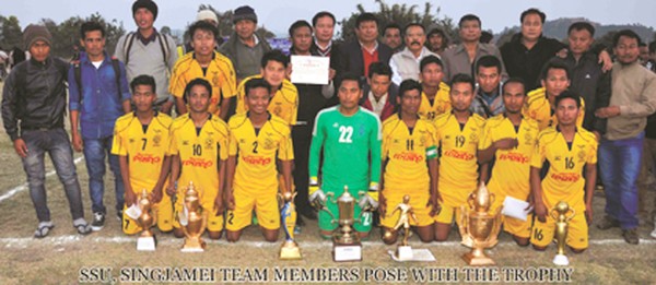 SSU, Singjamei team members pose with the trophy 