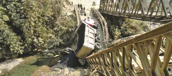The snapped bridge of Nung Dolan 