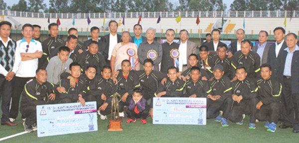 Team champion MPSC pose for a photo along with dignitaries 