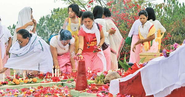 Floral tributes being paid at Cheiraoching 