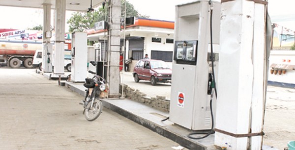 A closed and deserted oil pump sums up the situation 