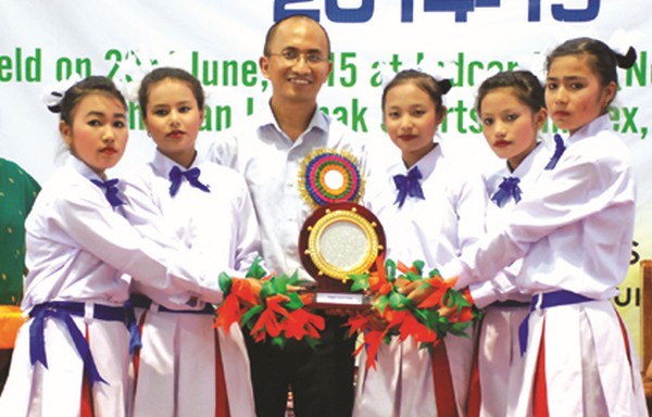 Ever Green Flower English School, Thoubal receive the trophy from YAS Secretary RK Dinesh