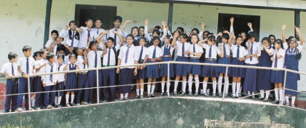 Students protesting the decision of the Govt to abolish Bengali schools