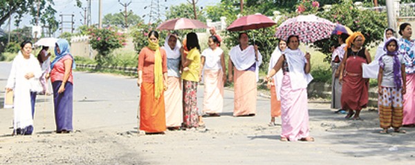 Womenfolk enforcing the bandh
