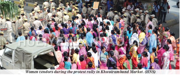 ILPS demand: Women vendors clash with police