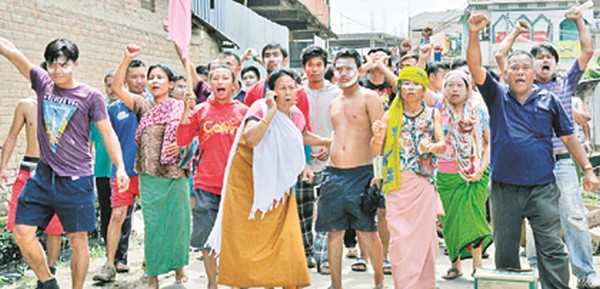 Protesters at Thangmeiband