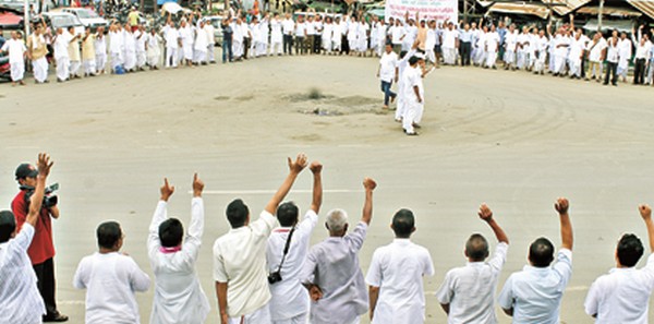 A human chain formed at Khurai to demand ILPS implementation