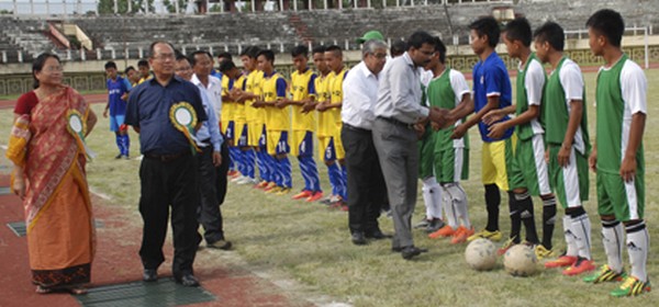 Dignitaries inspecting the players