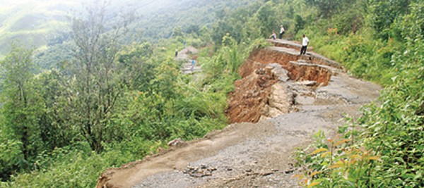  A sunken portion of a road at Kasom Khullen 
