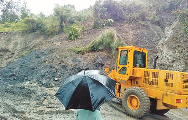 A section of landslide affected highway at Pesama