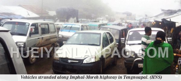 Several vehicles stranded in Tengnoupal