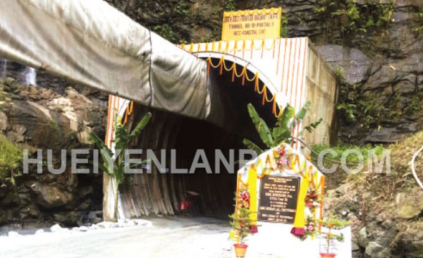 Jiri-Tupul Railway Tunnel No 10 'breakthrough blast programme'