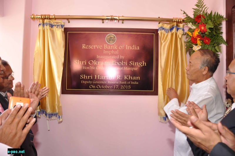 Chief Minister O Ibobi inaugurating the RBI office on Saturday