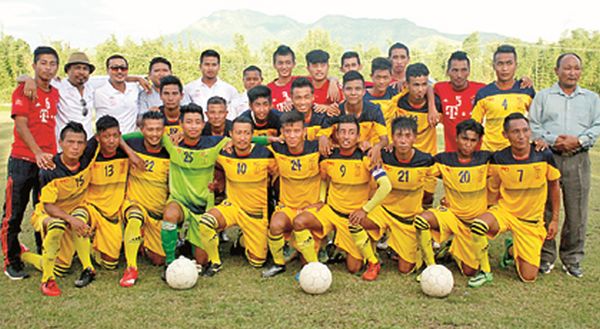 Team members of YOSC, Khurai pose for a group photo