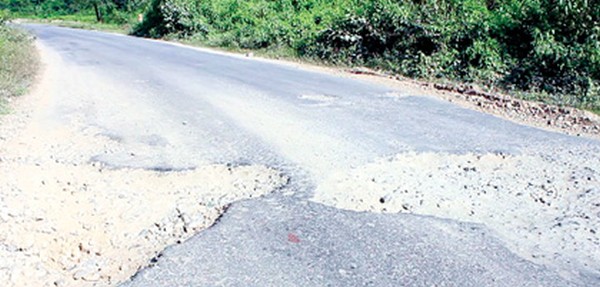 Decrying pathetic state of Trans Asian Highway...<BR><BR>CSOs of Sadar Hills warn highway bandh