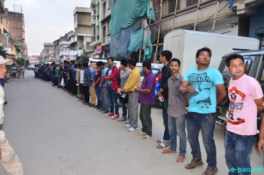 A combing operation done by Commando police personel in Thangal Keithel, Imphal :: April 16 2015