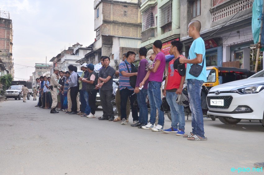 A combing operation done by Commando police personel in Thangal Keithel, Imphal :: April 16 2015