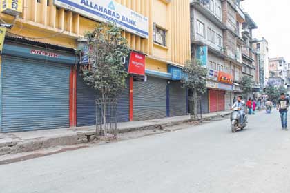 Shopkeepers protest no parking order