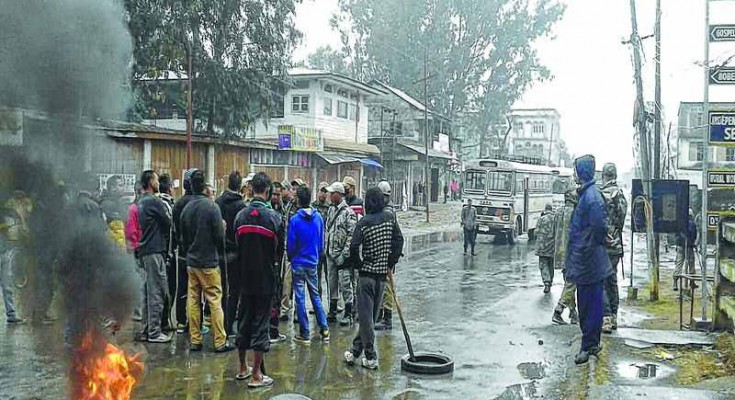 Total shut down being imposed on a street of Churachandpur