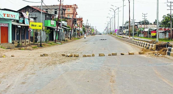 A deserted road at Kakwa reflecting the impact of the bandh