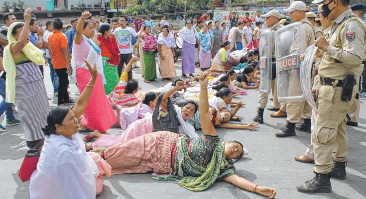 Protesters, police confront over ILPS demand