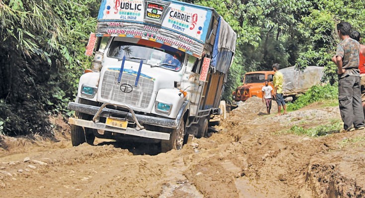 Former MLA decries pathetic road condition