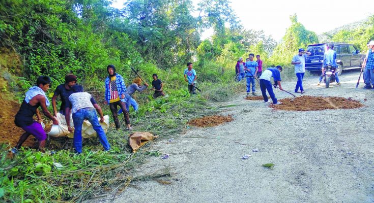 Villagers repair Mahadev Lamkhai-Tongou road