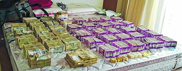 IT Dept seizes Rs 4 Cr in Rs 2000 notes
