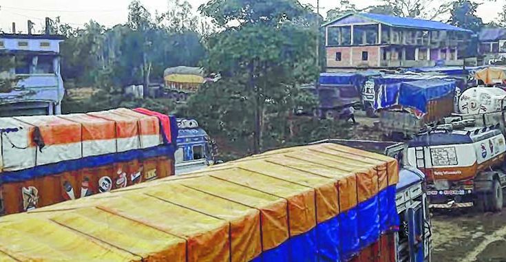 Loaded trucks leave Jiribam for Imphal ;; No ban on Manipur vehicles : NSCN (IM)