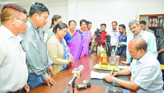 CM attends to over 350 complaints on the first Meeyamgi Numit