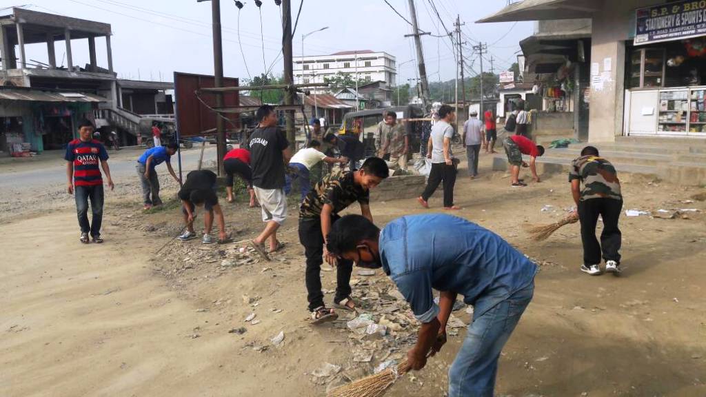 Cops conduct cleanliness drive at KPI