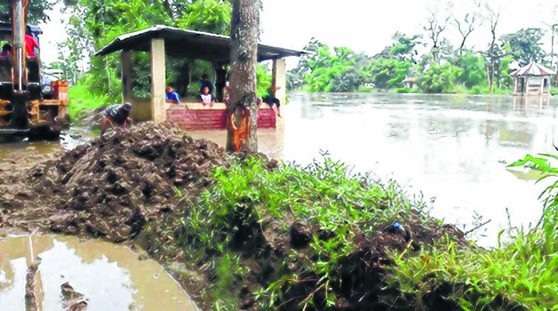 CM reviews flood situation, round the clock work on