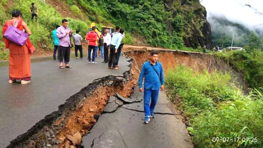 Incessant downpour triggered landslides, dislocated traffic along NH 37 at Sinam village, Tamenglong :: July 09, 2017