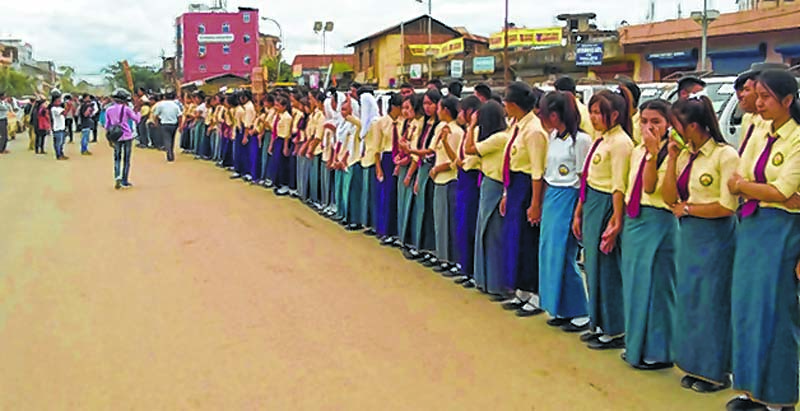 Students take to roads to demand ILPS