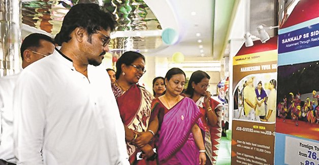 Six pledges made for 'New India'