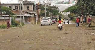 Worn-out roads adorn CCpur