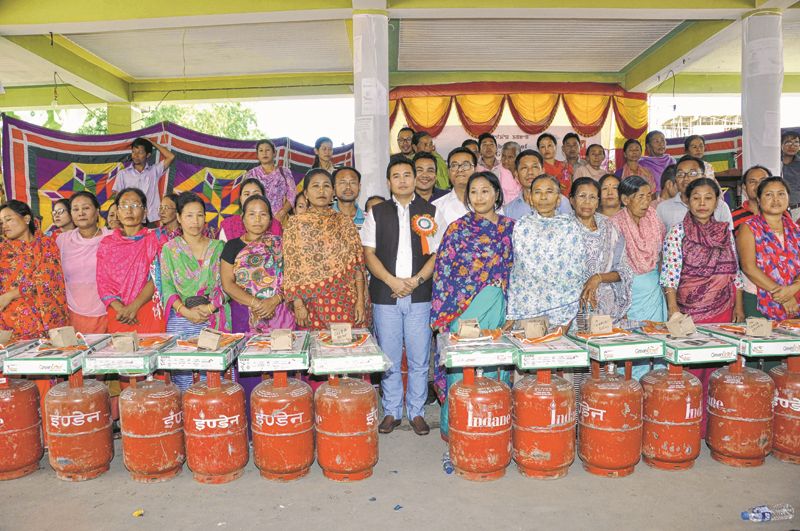 Free LPG connections under PMUY distributed Biswajit  lays stress on sensitisation of Govt schemes in rural areas