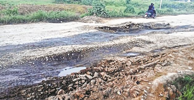 Manipur ranks 2nd in potholes induced mishaps in NE