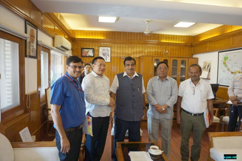 Chief Minister TR Zeliang, Minister of National Highways, G  Kaito Aye and officials pose for the lens with Union Minister for Road Transport and Highways, Nitin Gadkari on Tuesday at New Delhi