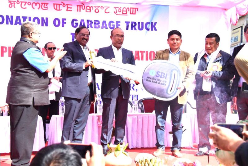 SBI donates Tipper Truck to IMC; Soft loans for street vendors in the pipeline: CM