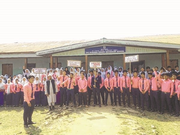 Students of Bengoon Higher Secondary School under Mayang Imphal Assembly Constituency
