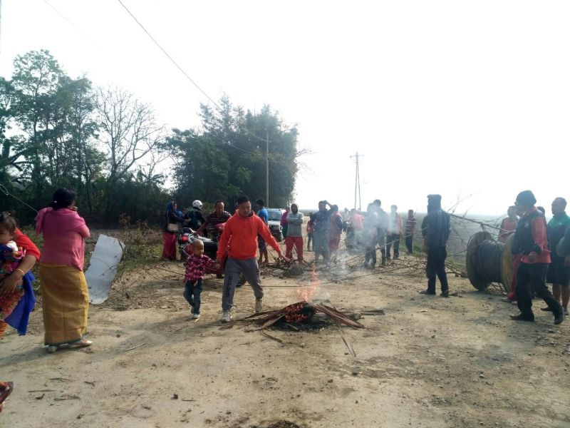 Wangjing-Salungpham road blocked suspended after 2 MLAs assures to start repairing work
