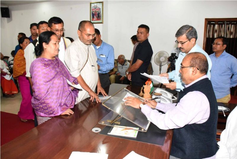 CM attends to around 600 complaints on Meeyamgi Numit