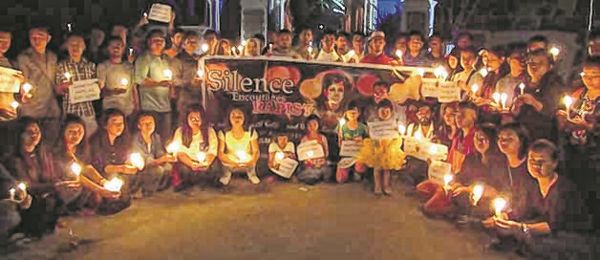 Candle light protest decries Mini, Unnao rape cases