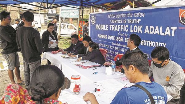 Traffic Adalat settles 218 cases of traffic offences