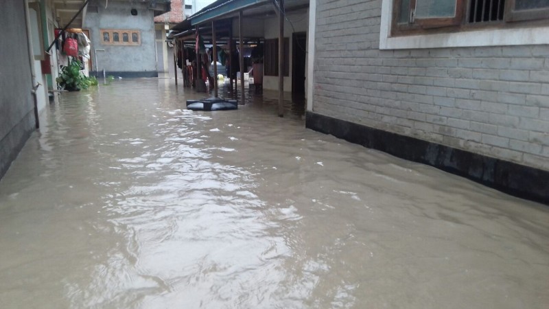 Flash flood in Imphal:  Govt.declares holiday , Major Rivers overflow