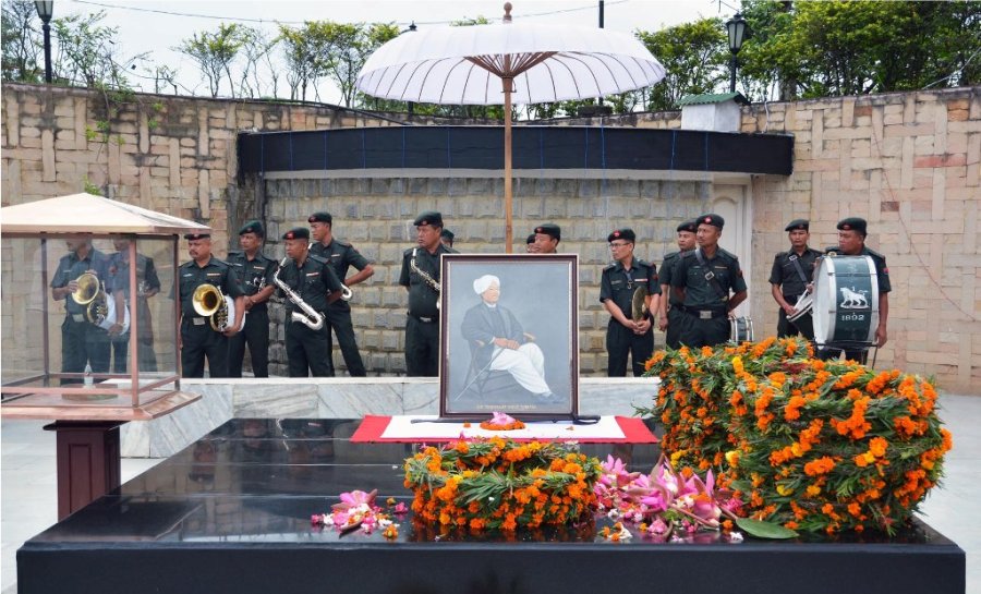 Chief Minister and team paid floral tribute to martyrs