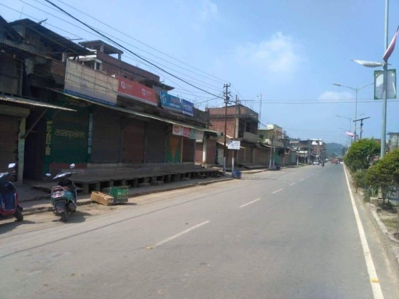 2nd day bandh  : scene at Kakching bazaar