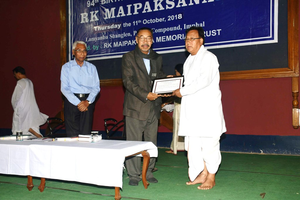 RK Maipaksana journalist fellowship conferred to Manindra Konsam